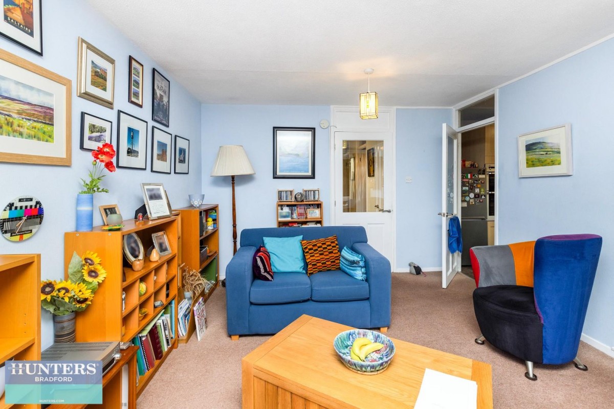 6, Frizley Gardens Frizinghall, Bradford, West Yorkshire, BD9 4LY