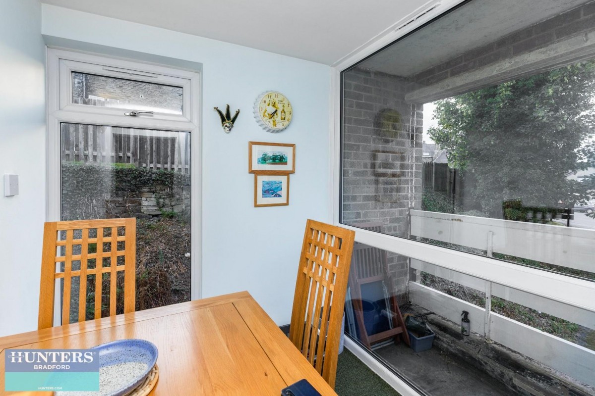 6, Frizley Gardens Frizinghall, Bradford, West Yorkshire, BD9 4LY