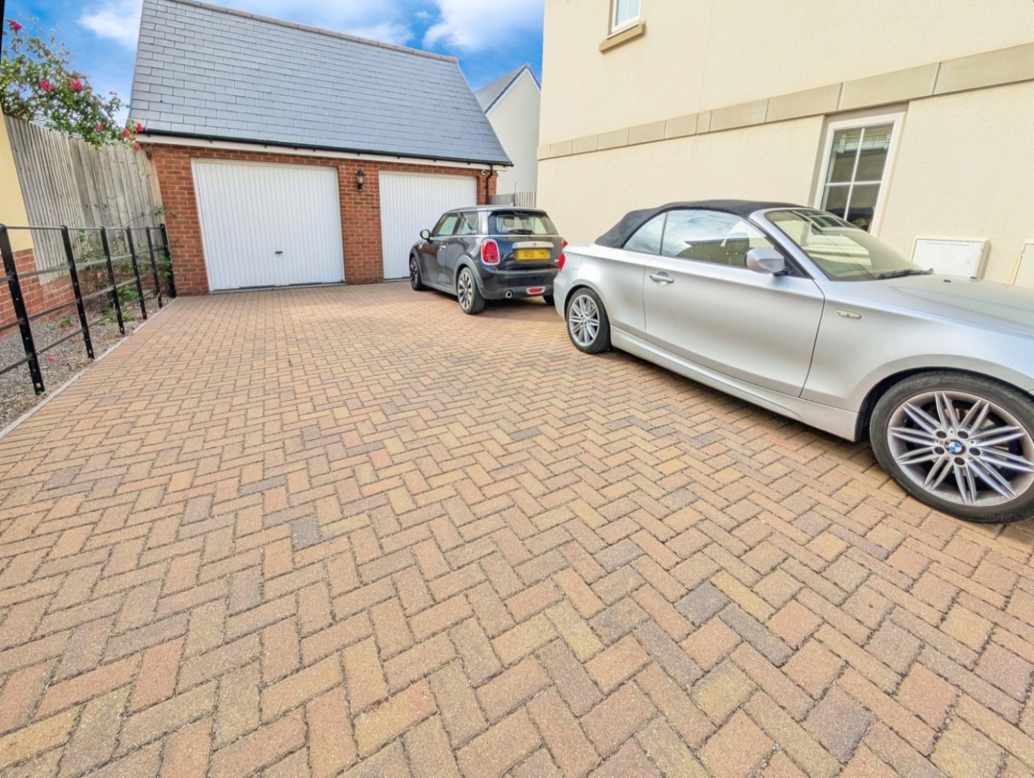 Speckled Wood Road, Thornbury