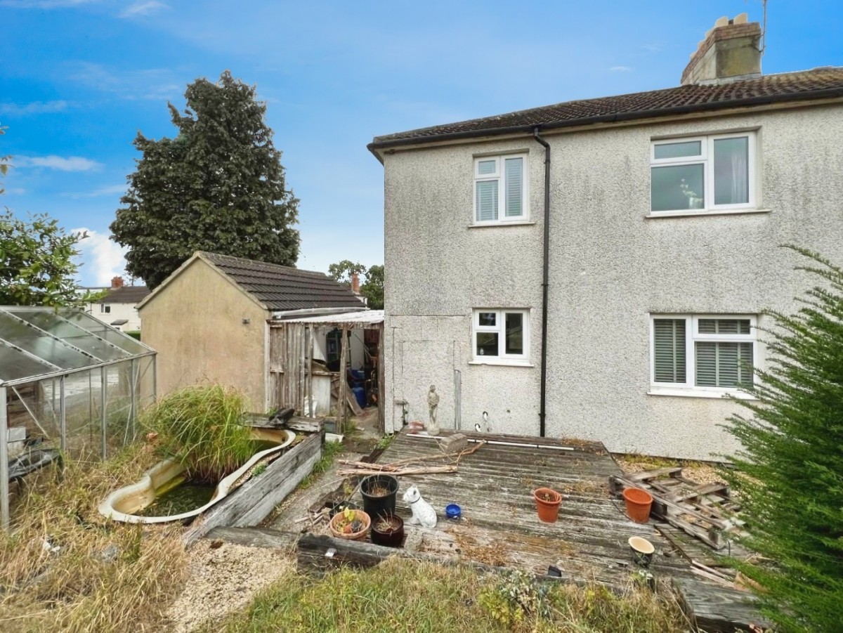 Second Avenue, Dursley