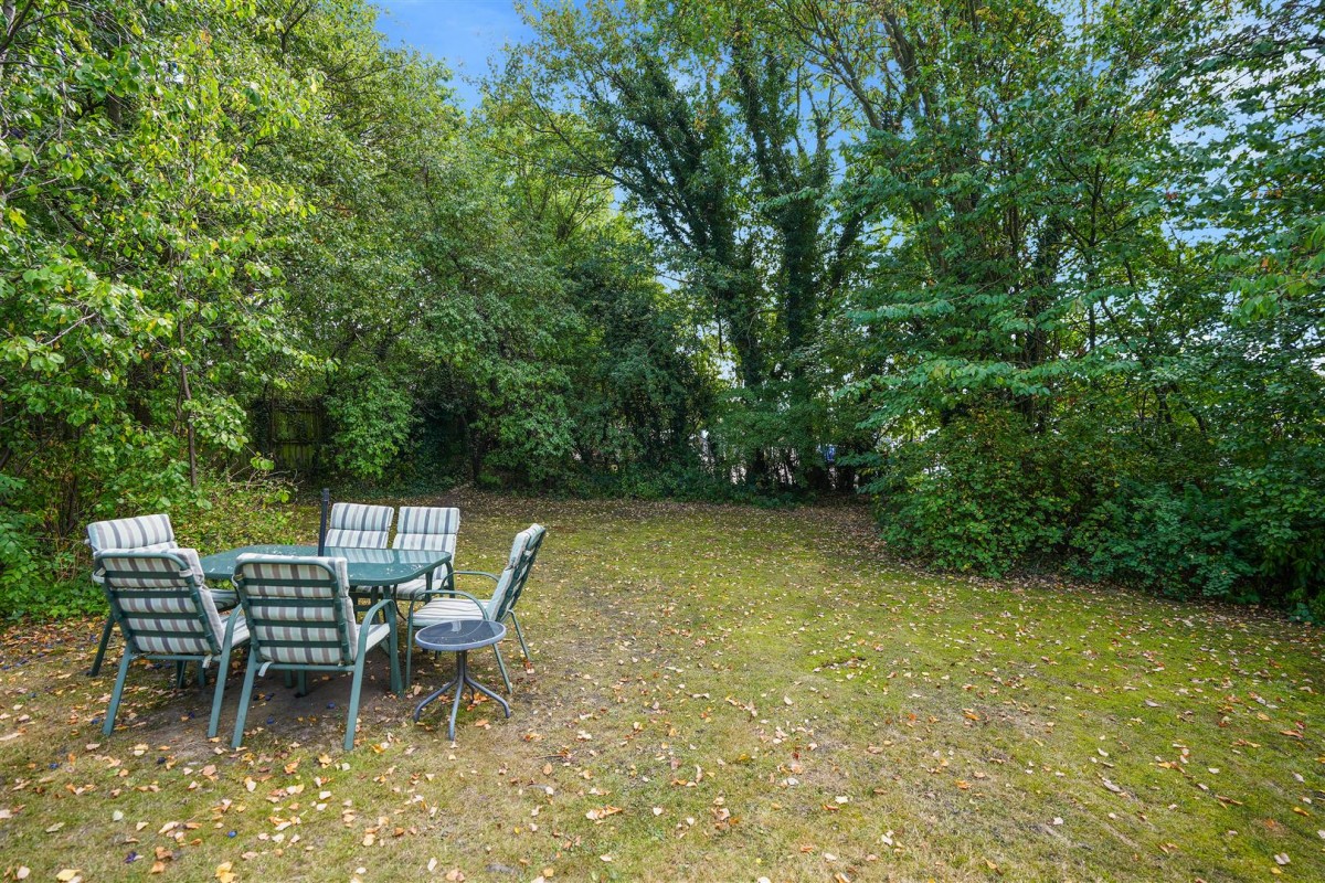 Jordanthorpe Farm, Bochum Parkway Sheffield, S8 8JR