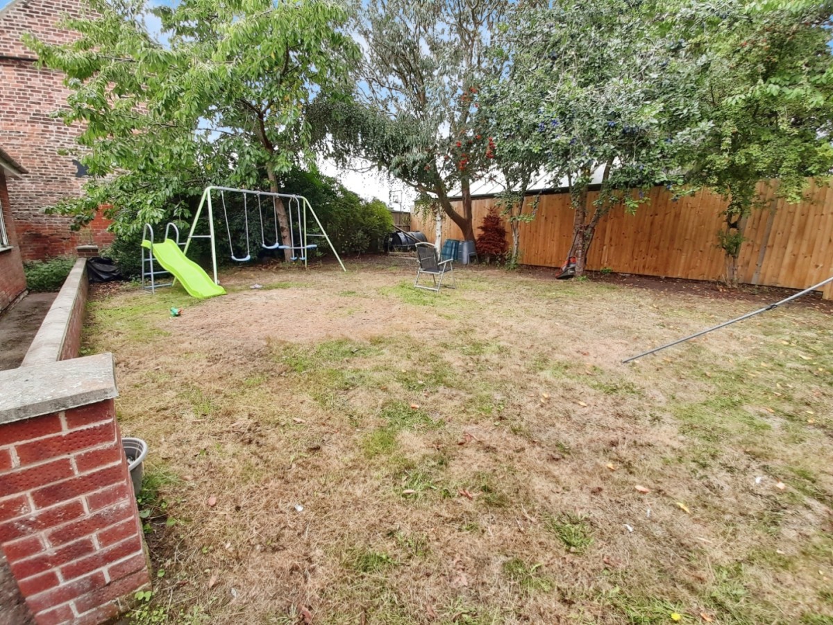 High Street, Blyton, Gainsborough, DN21 3JX