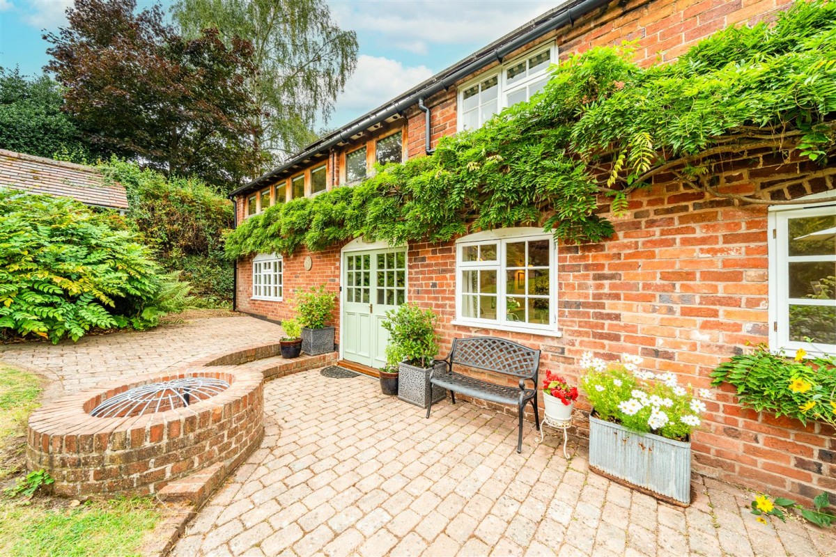 Whittington Old House, Horsebridge Lane, Kinver, DY7 6NX
