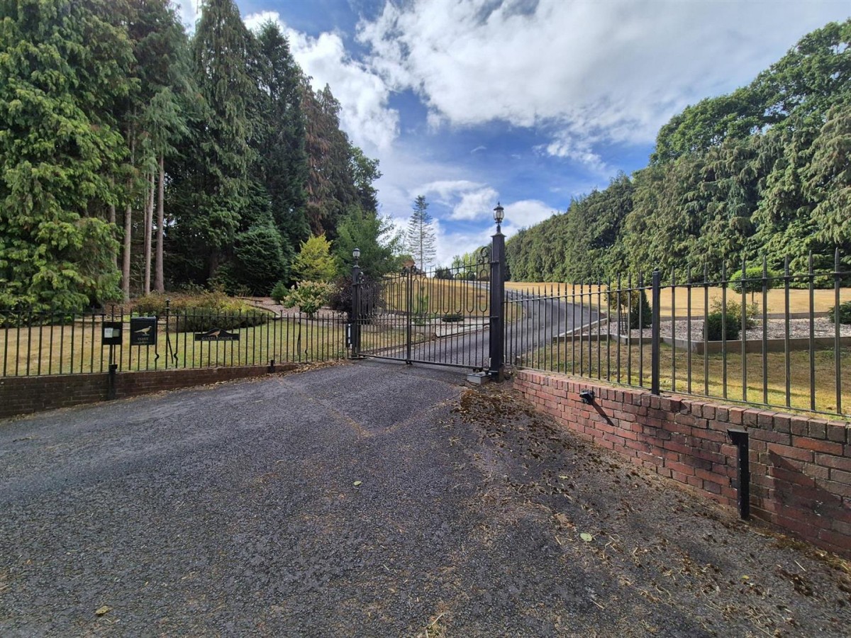 Castlecroft, Sheepwash Lane, Wolverley, DY11 5SE