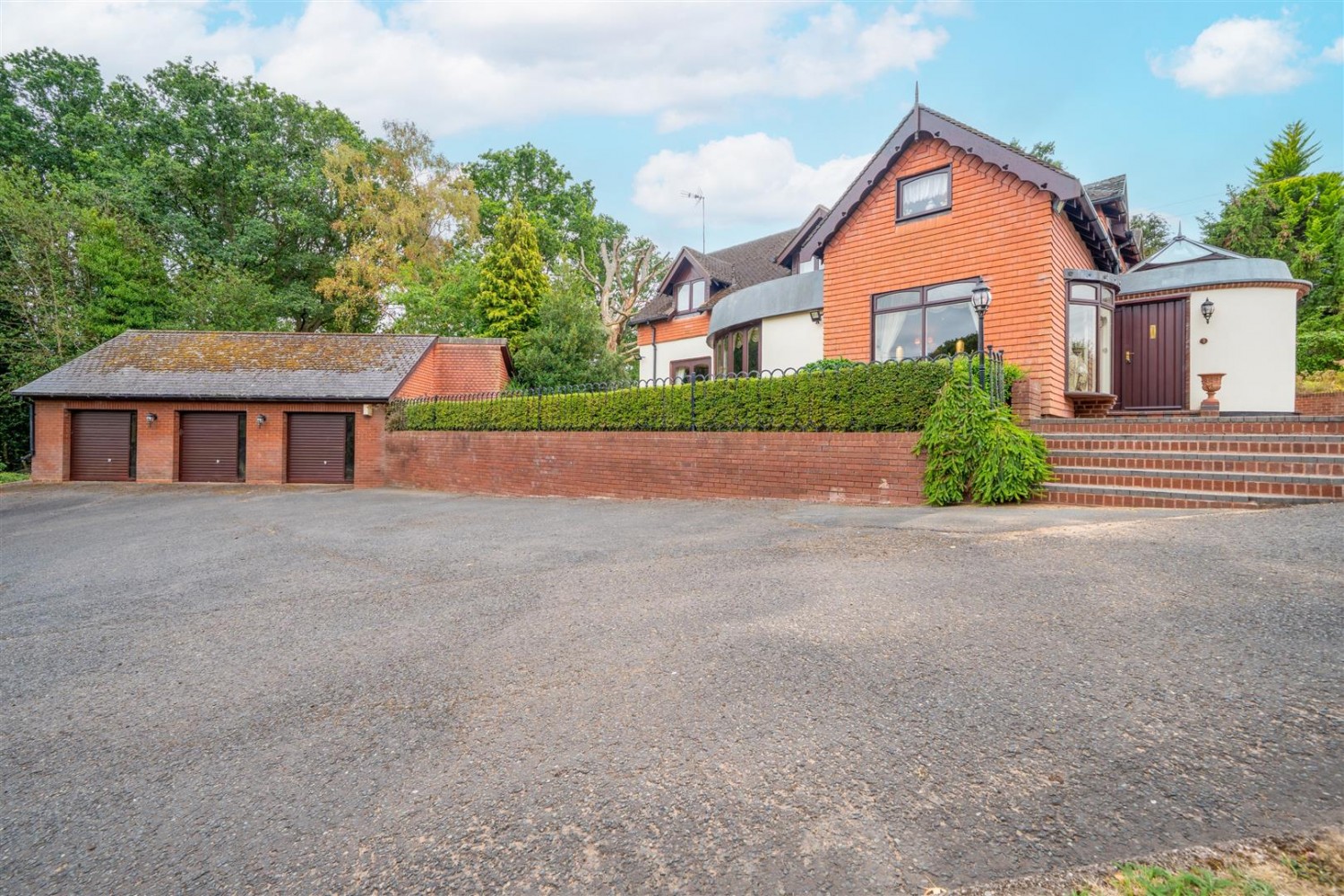 Castlecroft, Sheepwash Lane, Wolverley, DY11 5SE