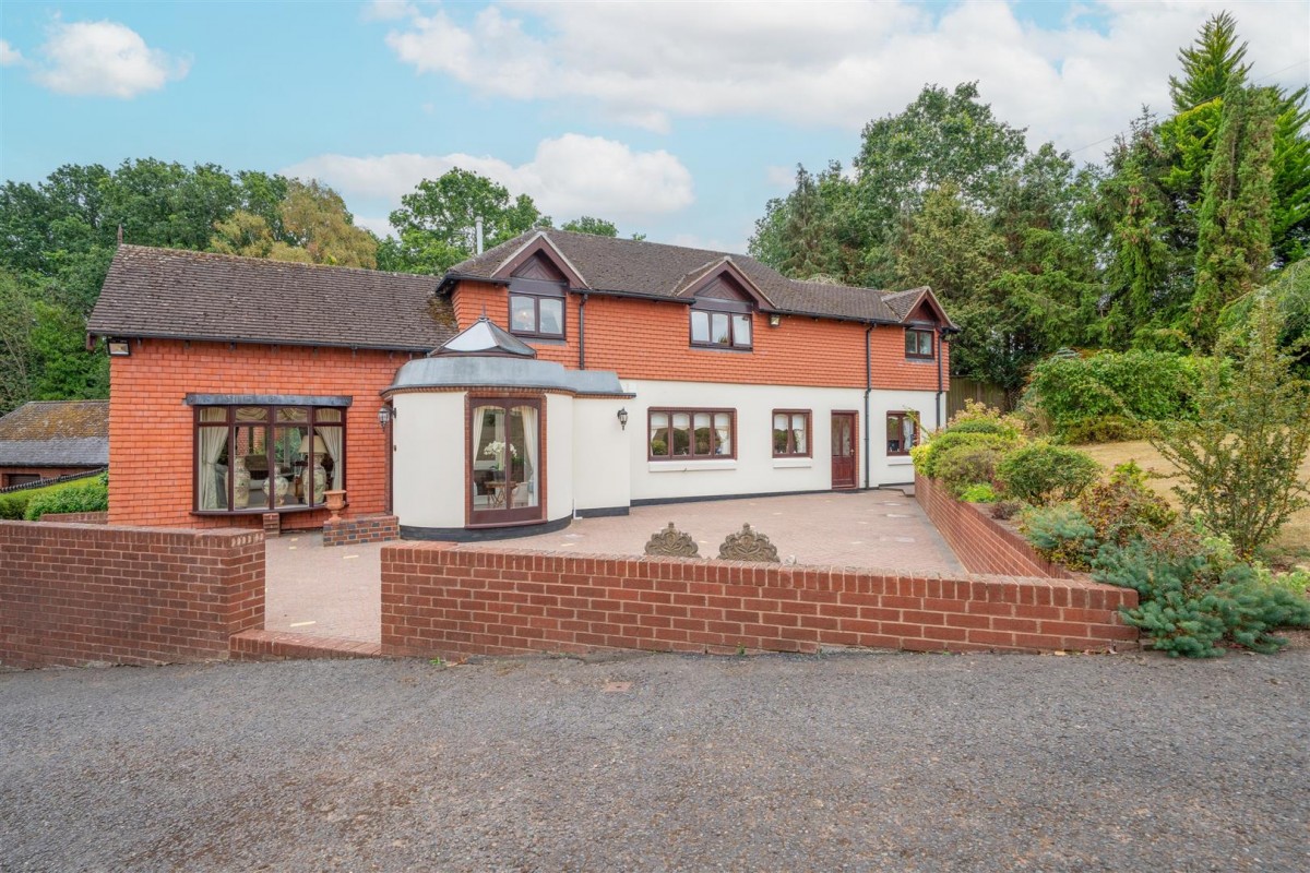 Castlecroft, Sheepwash Lane, Wolverley, DY11 5SE
