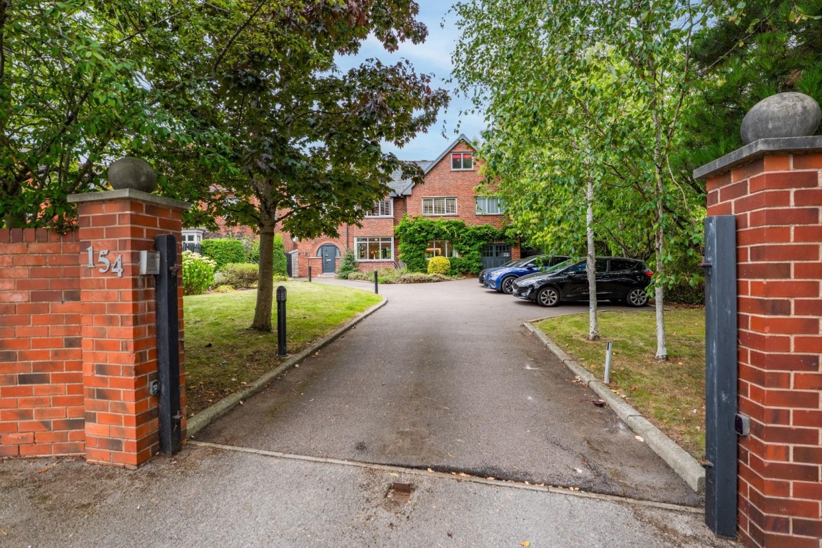 St. Johns Road, Newbold, Chesterfield, S41 8PE
