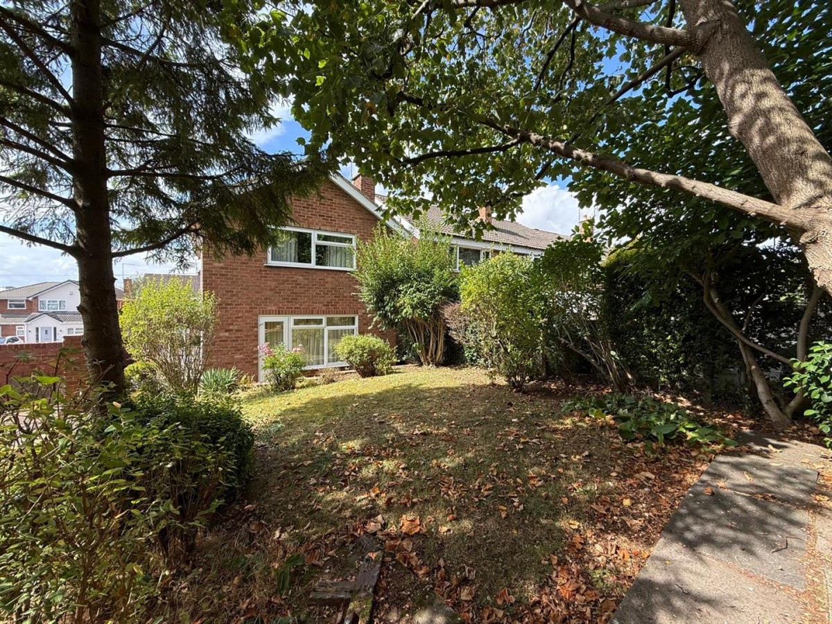 Penfields Road, Stourbridge, DY8 4LB