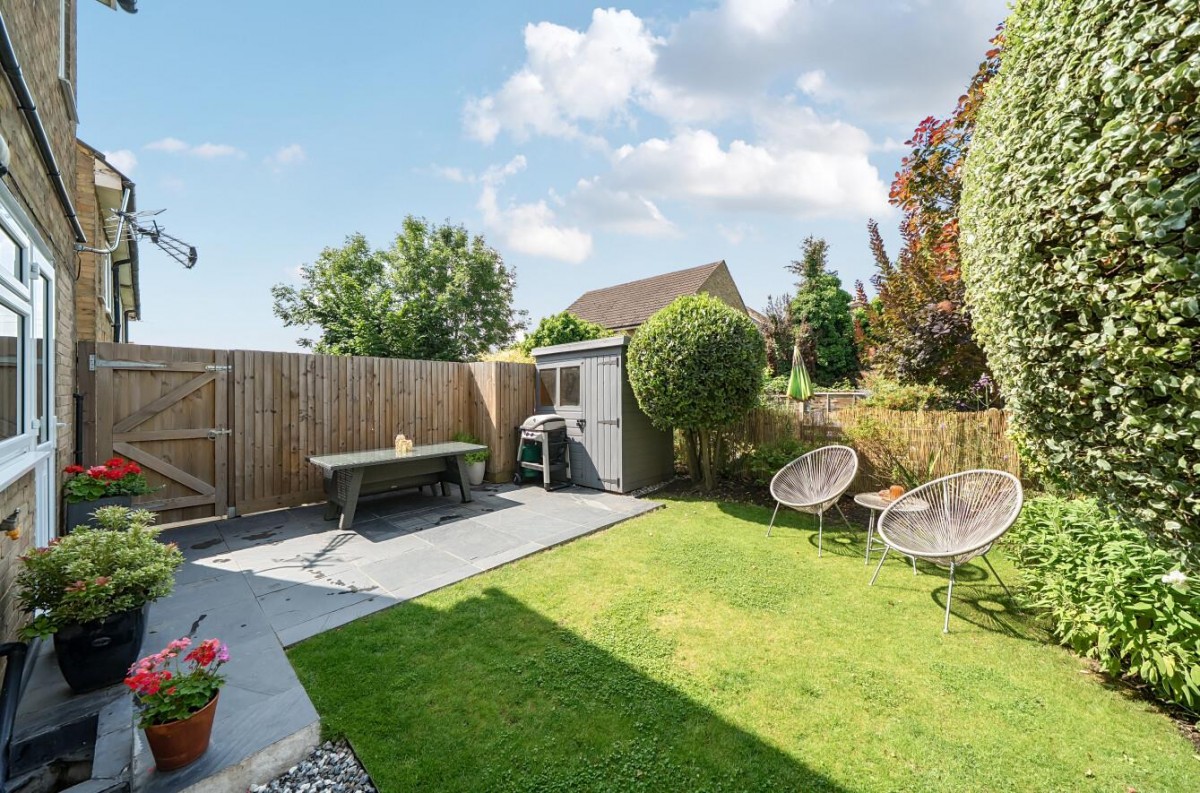 Faversham Road, London, SE6 4XE