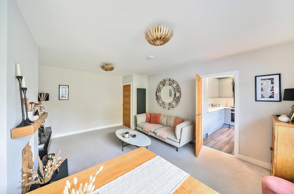 Faversham Road, London, SE6 4XE