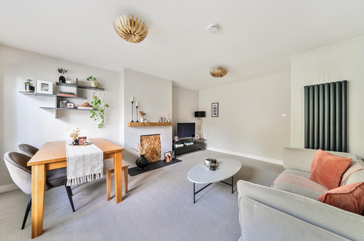 Faversham Road, London, SE6 4XE