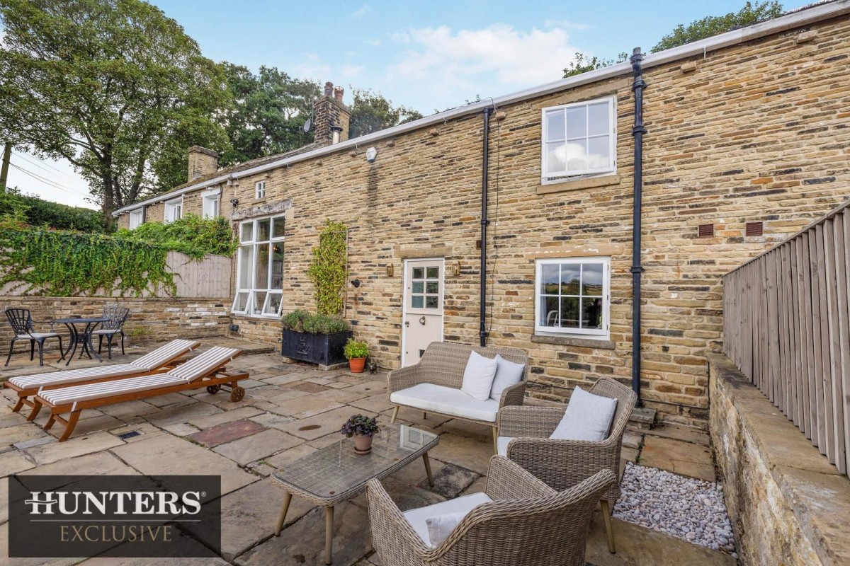 Dye Royd Barn, Headley Lane Thornton, Bradford, West Yorkshire, BD13 3LX