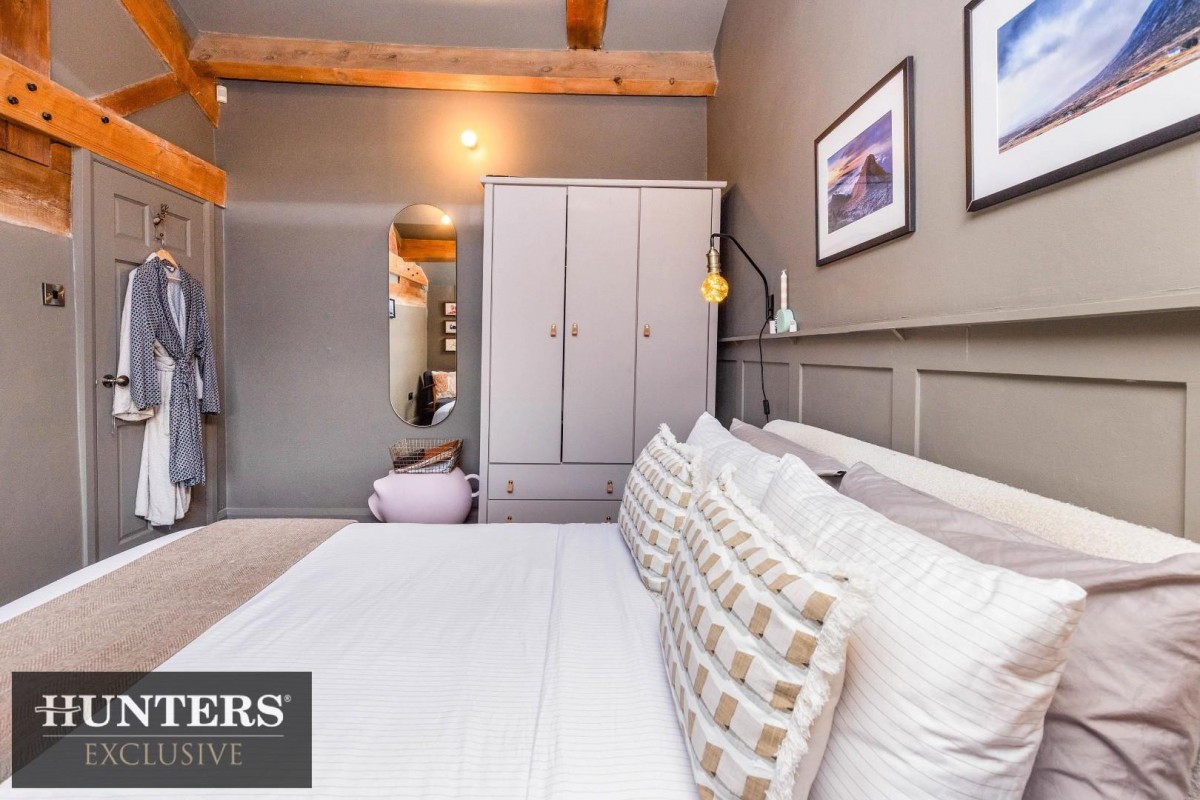 Dye Royd Barn, Headley Lane Thornton, Bradford, West Yorkshire, BD13 3LX