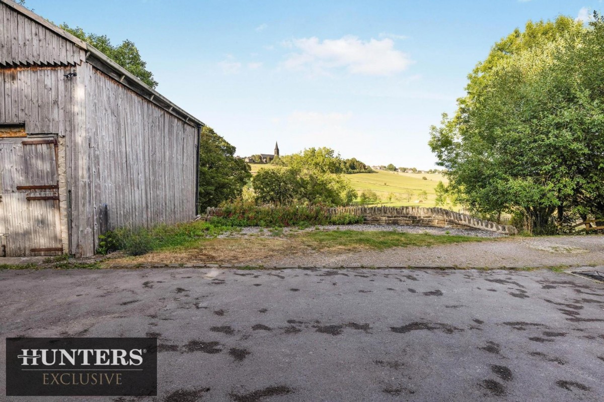 Dye Royd Barn, Headley Lane Thornton, Bradford, West Yorkshire, BD13 3LX