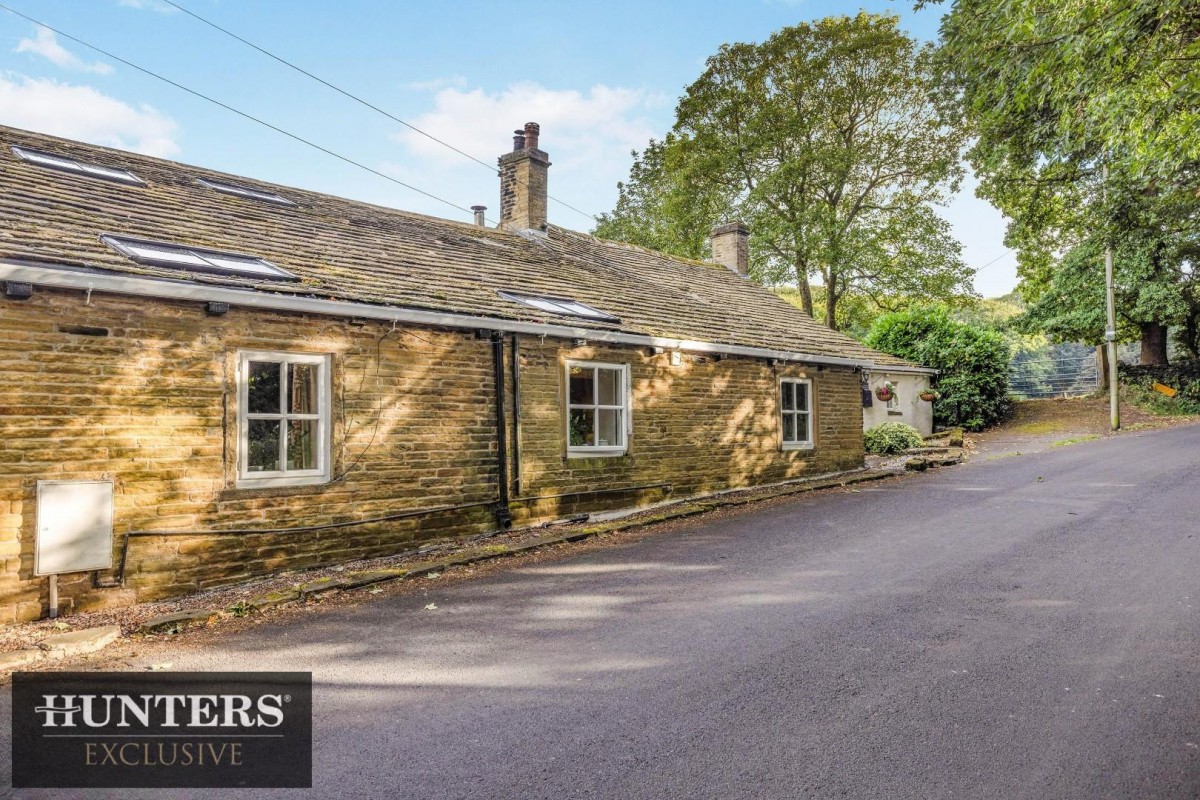Dye Royd Barn, Headley Lane Thornton, Bradford, West Yorkshire, BD13 3LX