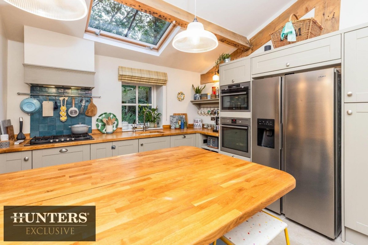 Dye Royd Barn, Headley Lane Thornton, Bradford, West Yorkshire, BD13 3LX