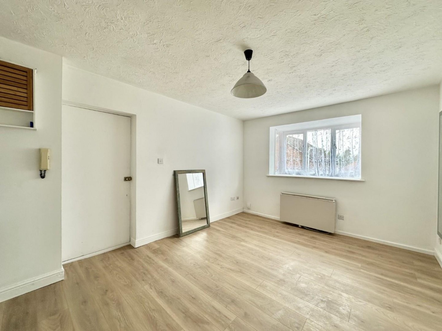 Willenhall Drive, Hayes, UB3 2UX