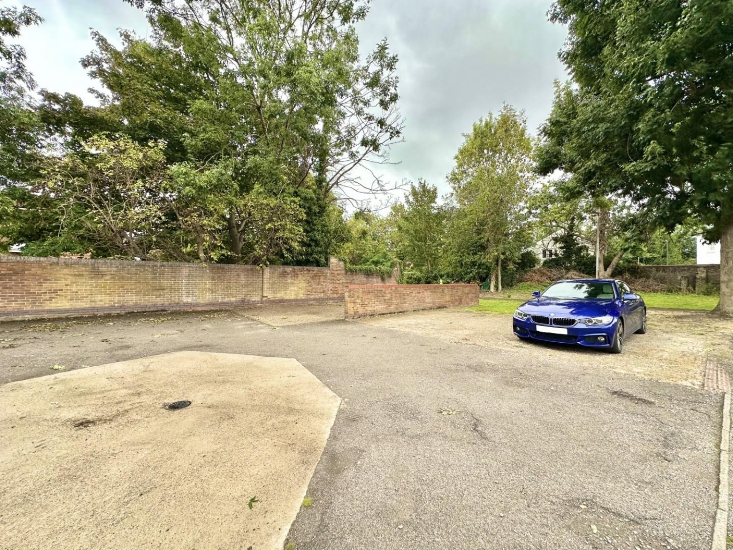 Willenhall Drive, Hayes, UB3 2UX