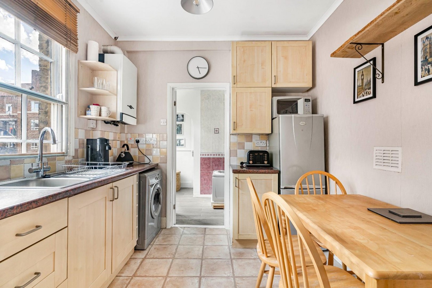 Lomond Grove, London, SE5