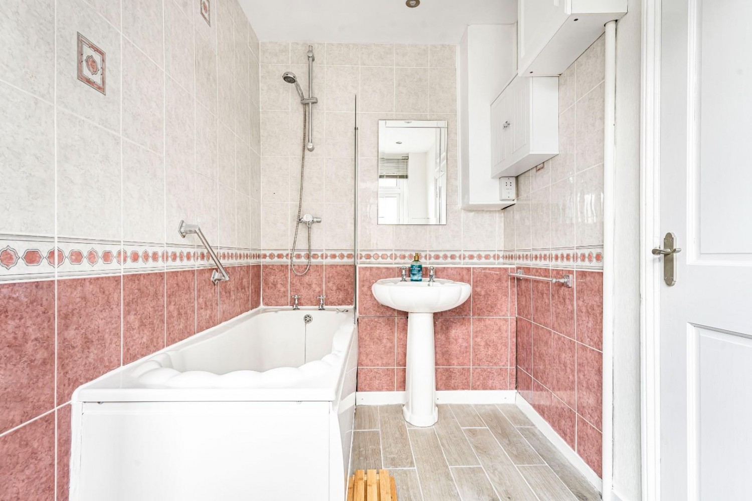 Lomond Grove, London, SE5