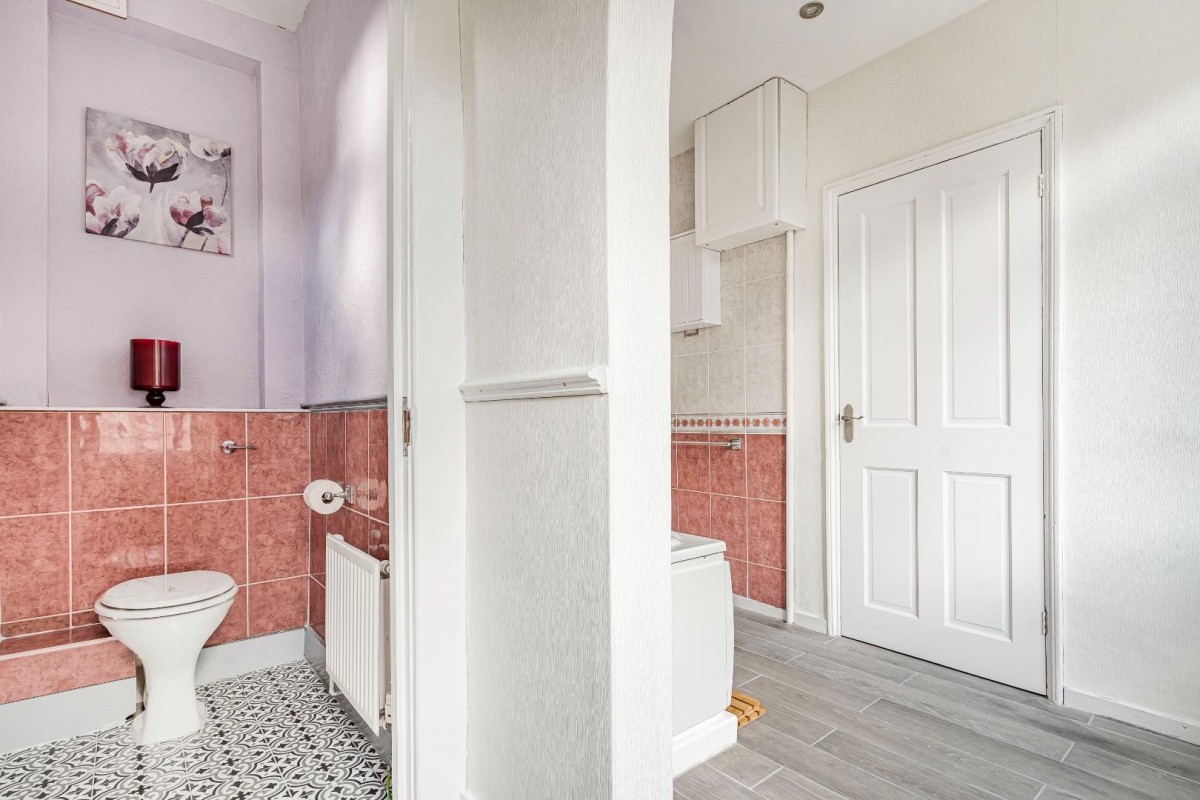 Lomond Grove, London, SE5