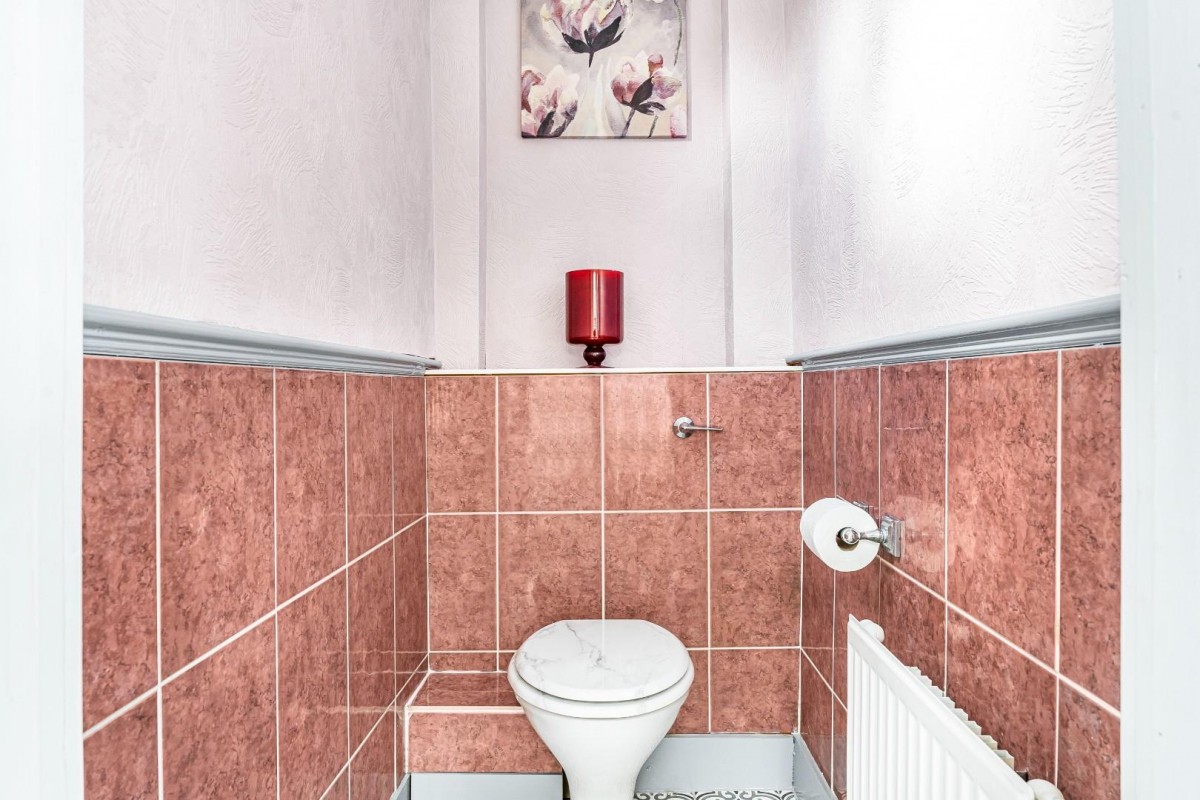 Lomond Grove, London, SE5