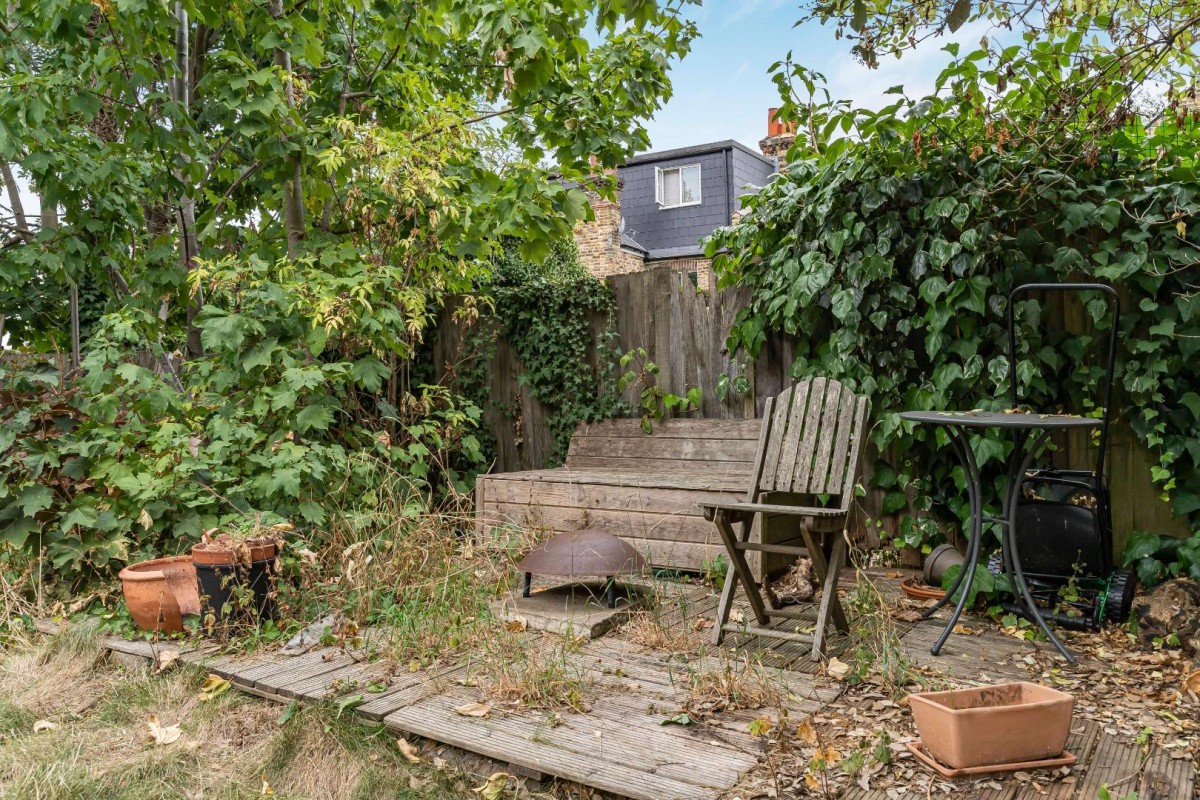 Elsinore Road, London