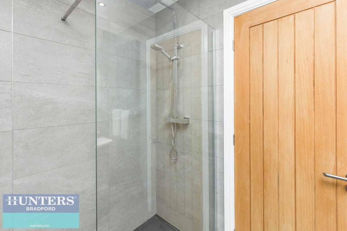 Parkmere Close Bradford, West Yorkshire, BD4 6EU