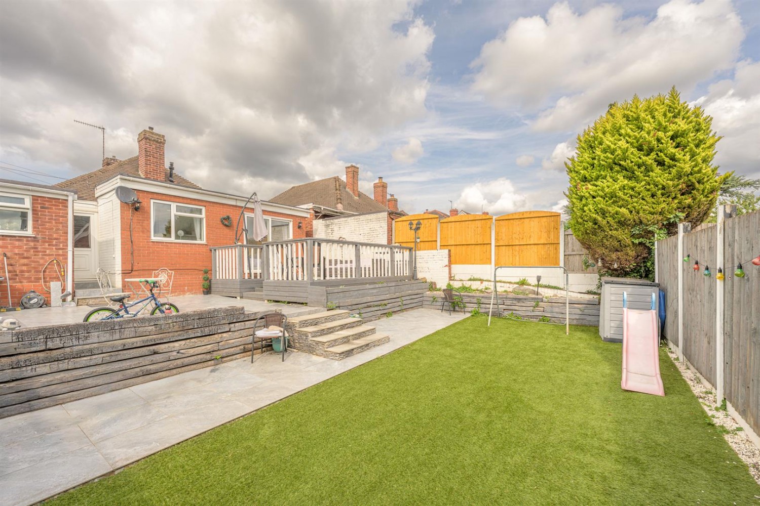Acres Road, Brierley Hill