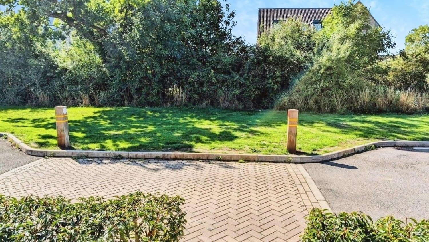 Dyrham Crescent, Yate, Bristol