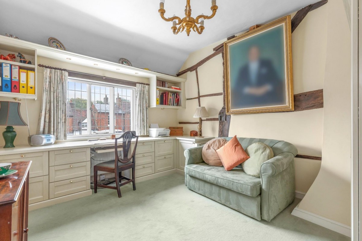 High Street, Amersham, Buckinghamshire, HP7 0DS