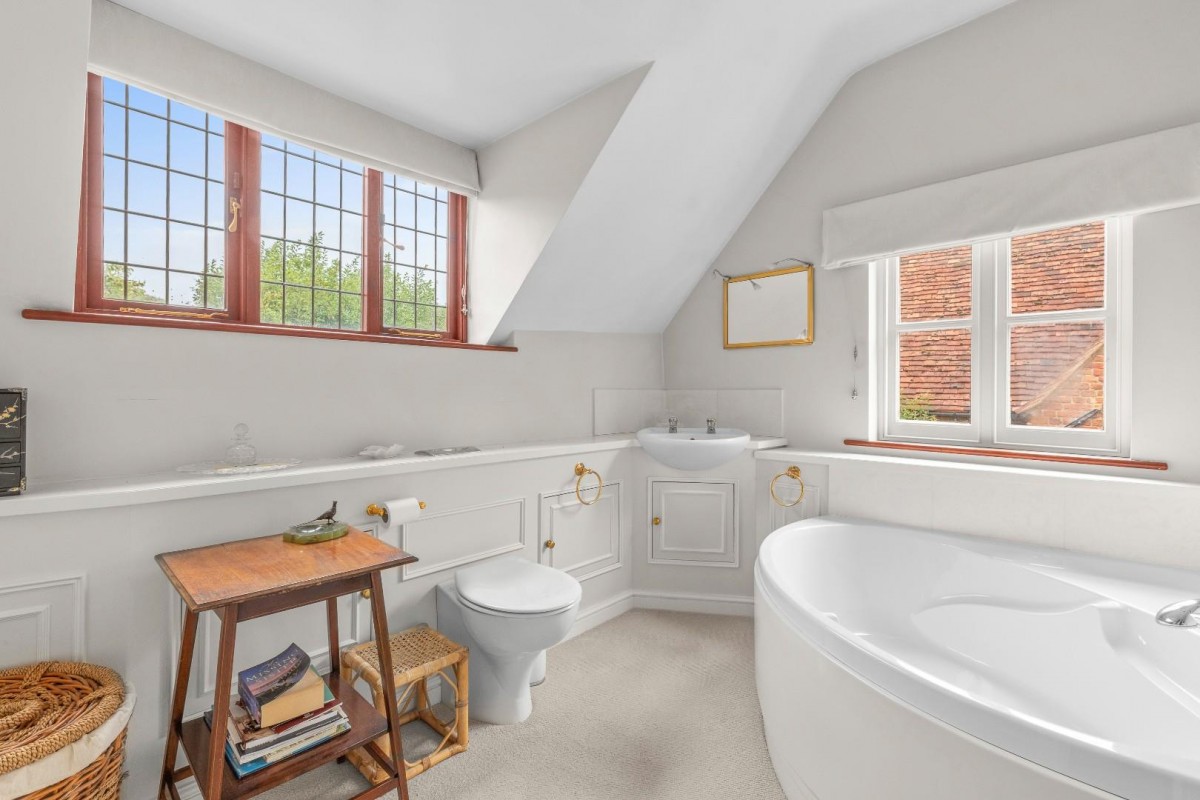 High Street, Amersham, Buckinghamshire, HP7 0DS