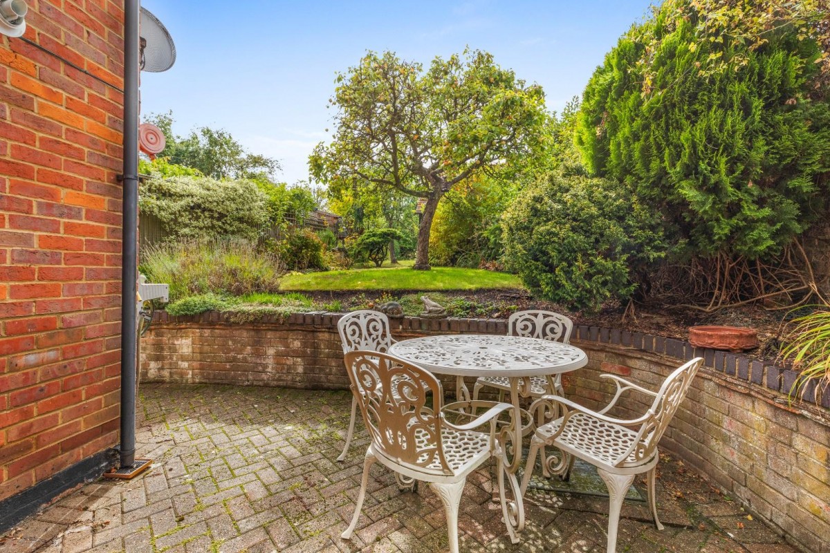 High Street, Amersham, Buckinghamshire, HP7 0DS