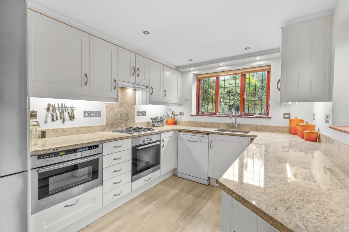 High Street, Amersham, Buckinghamshire, HP7 0DS