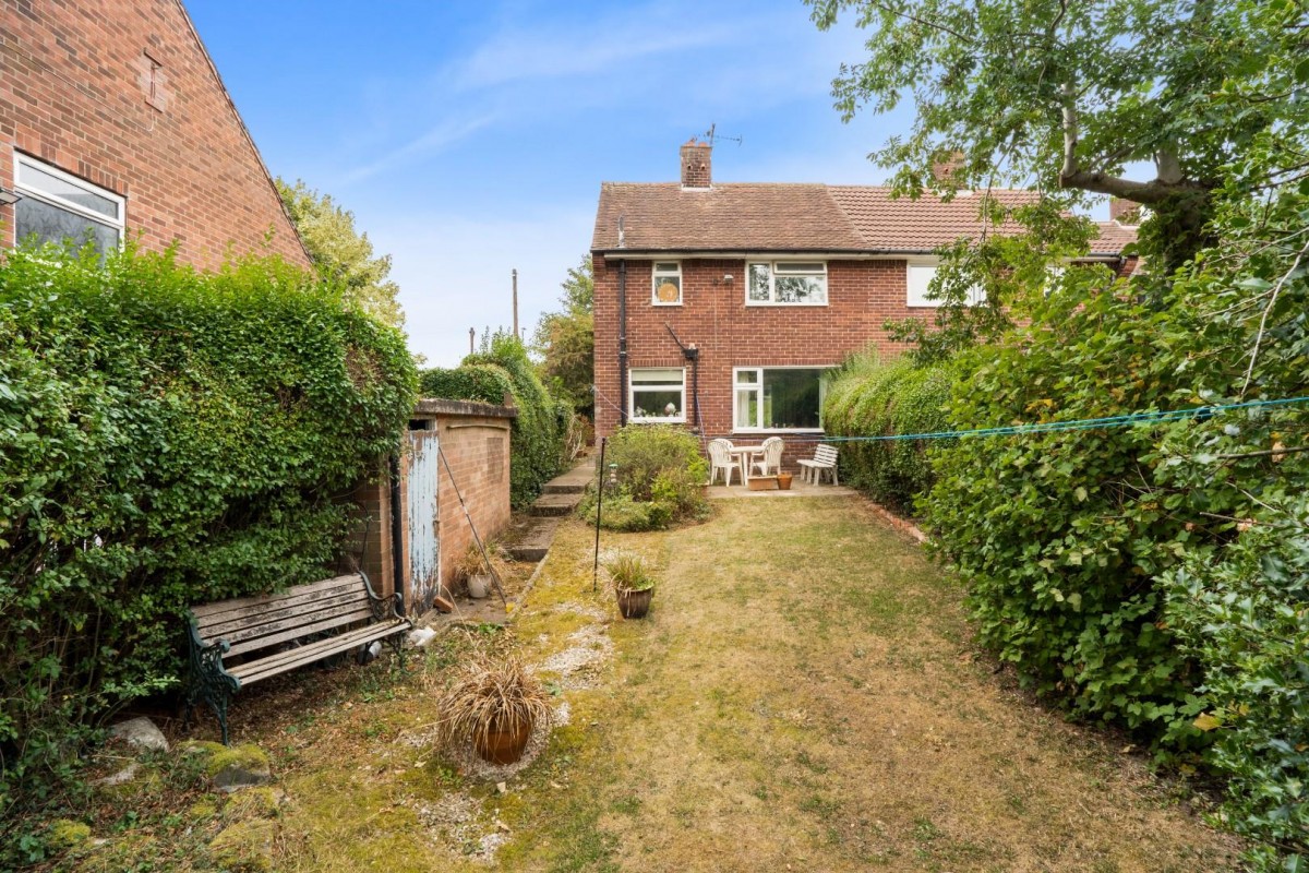 Larkhill Green, Roundhay