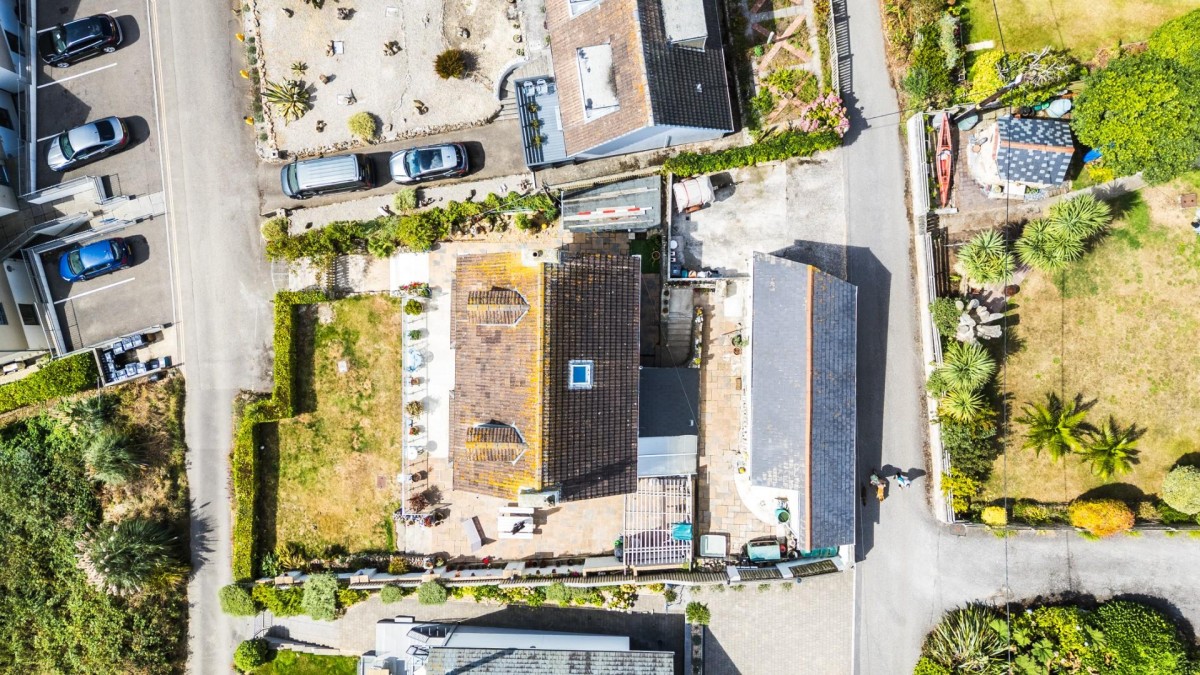 Chy An Dour Road, Praa Sands