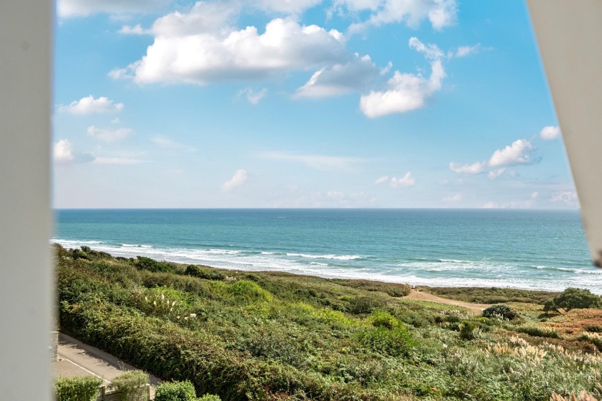 Chy An Dour Road, Praa Sands