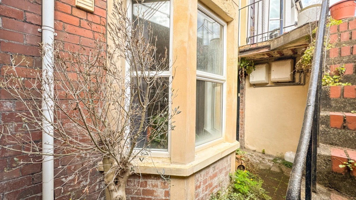 Cotswold Road, Windmill Hill, BS3 4NT