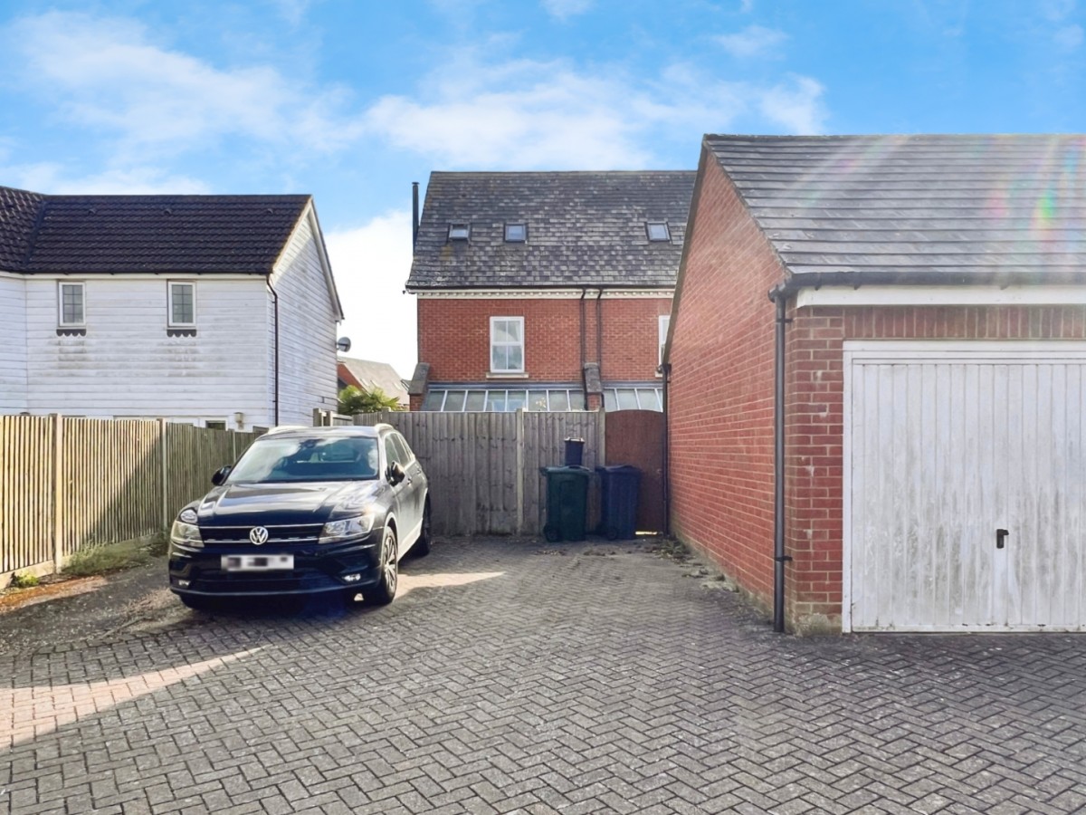 Forum Way, Kingsnorth