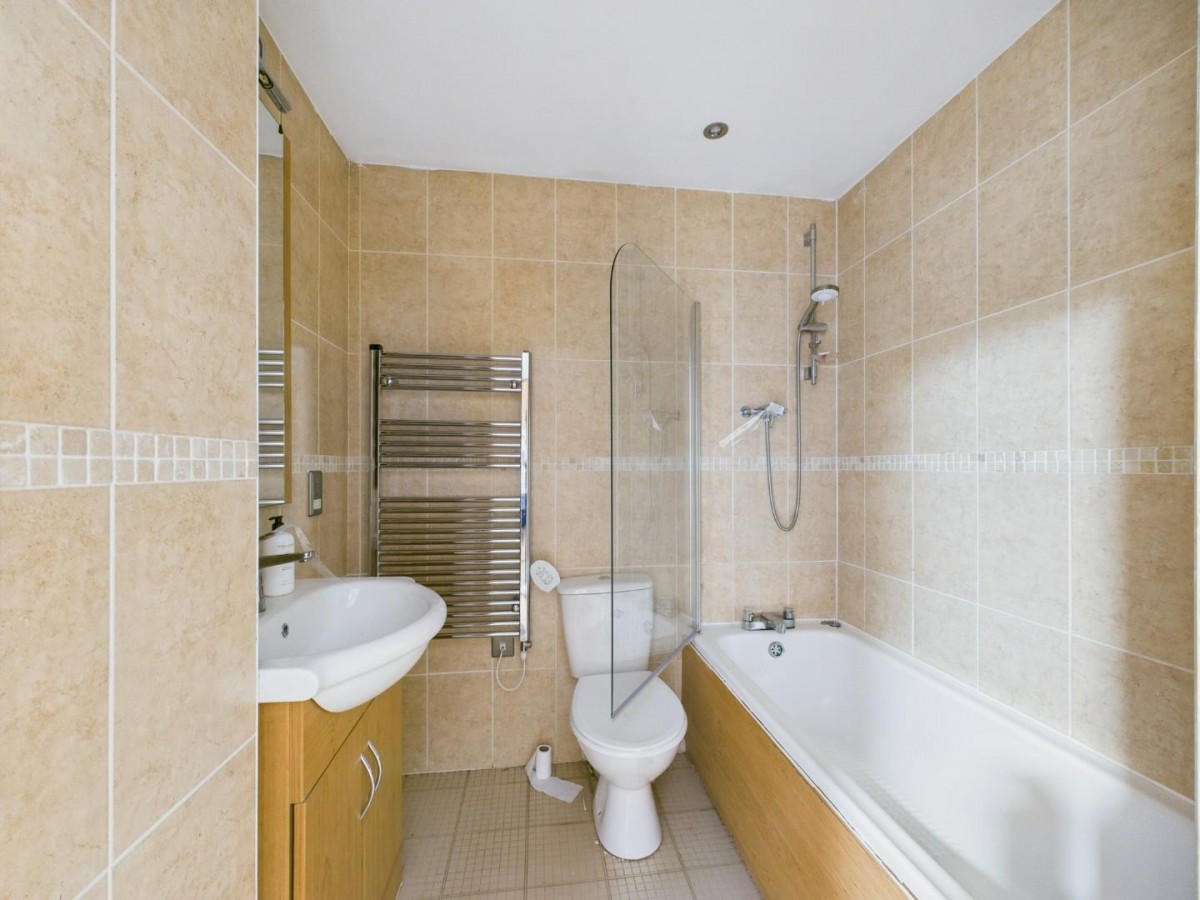 Salts Mill Road, Shipley