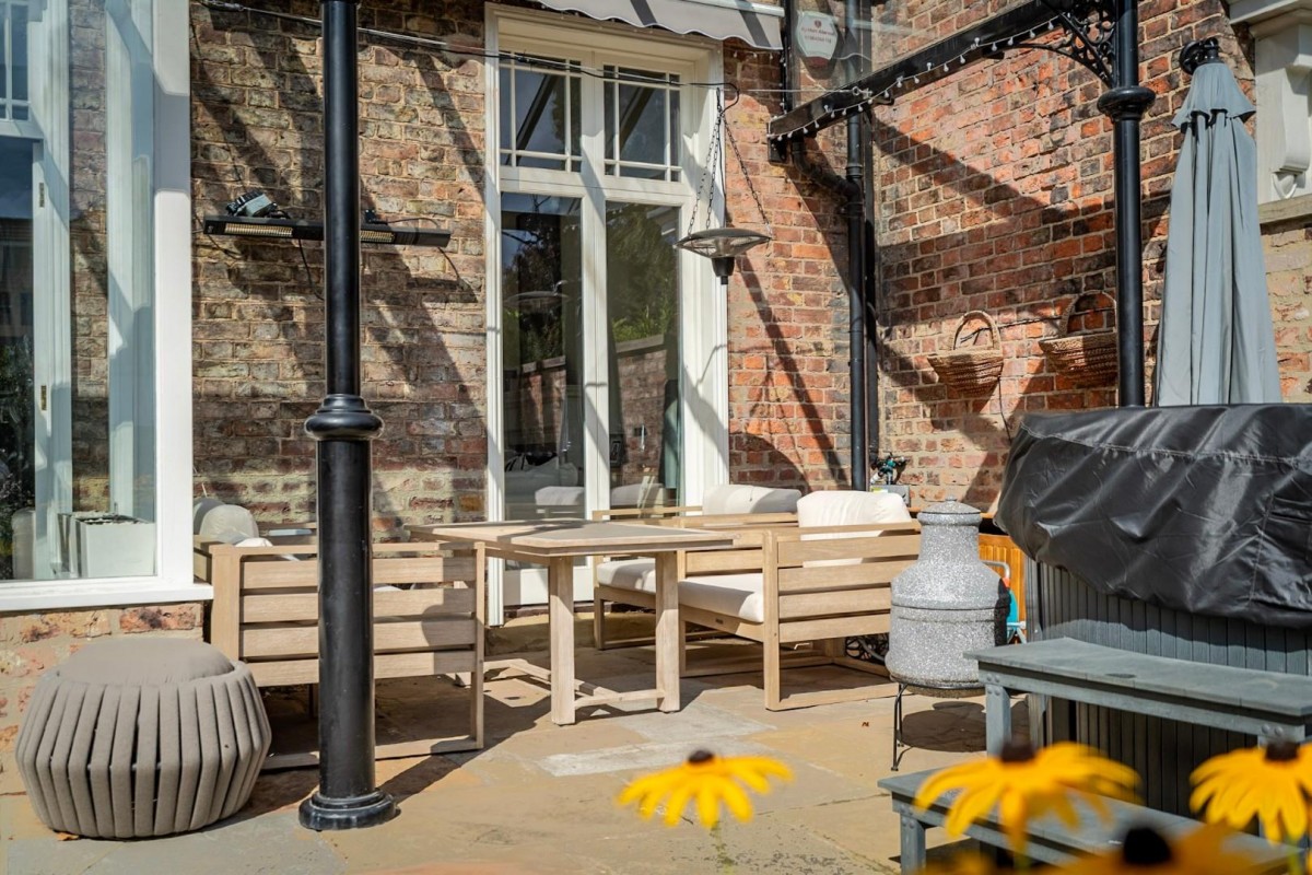 College Court, Dringhouses, York