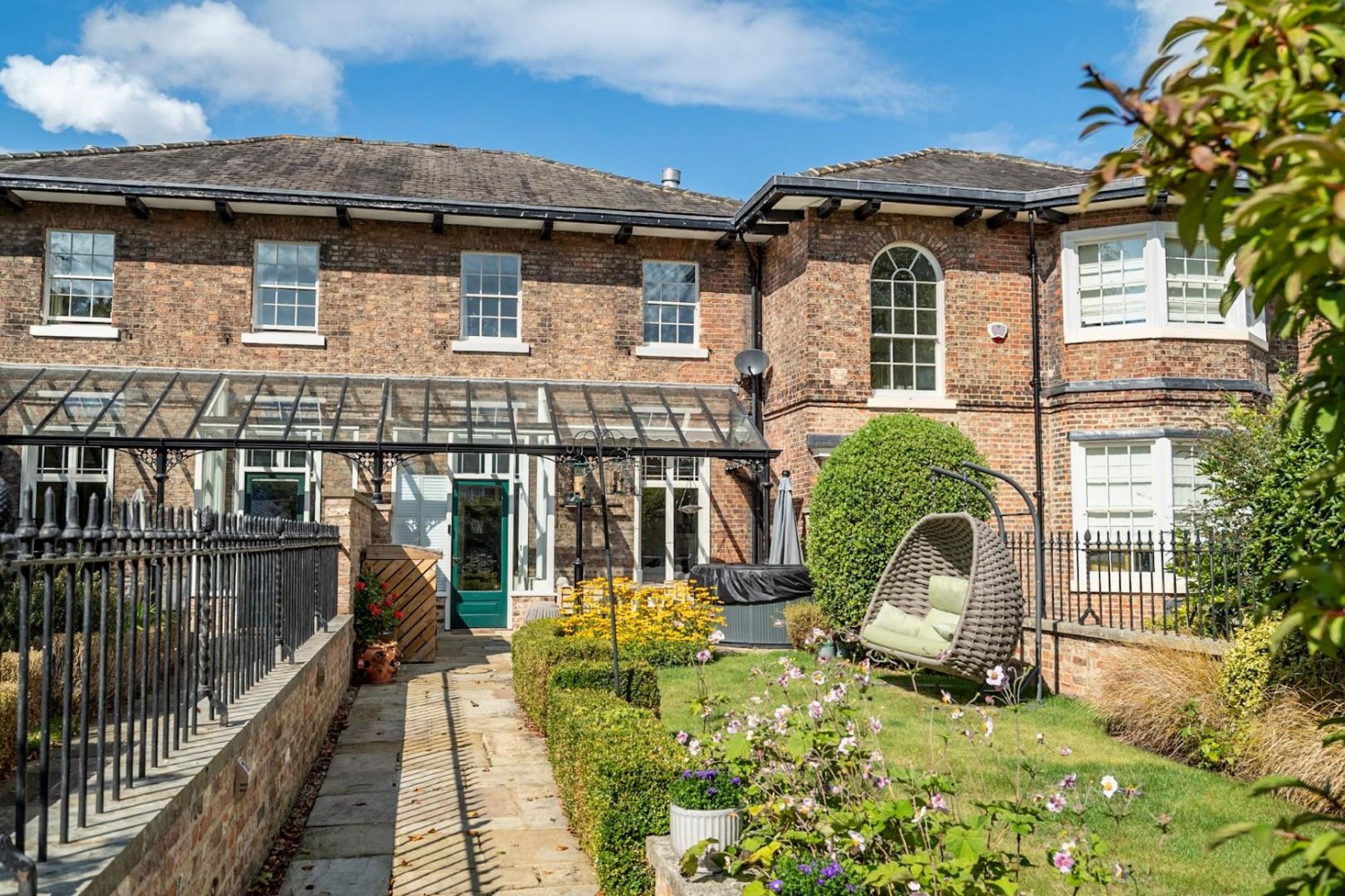 College Court, Dringhouses, York