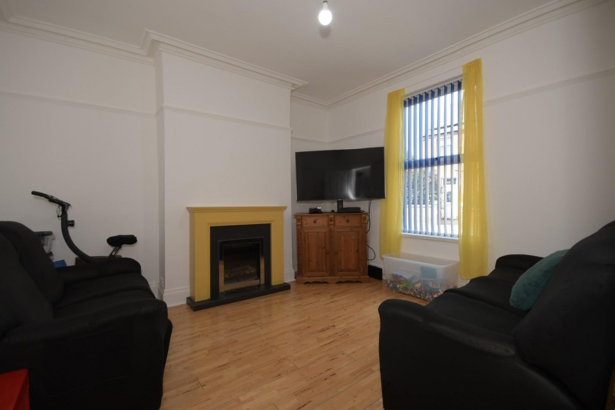 St. Johns Road, Whittington Moor, Chesterfield, S41 8TE