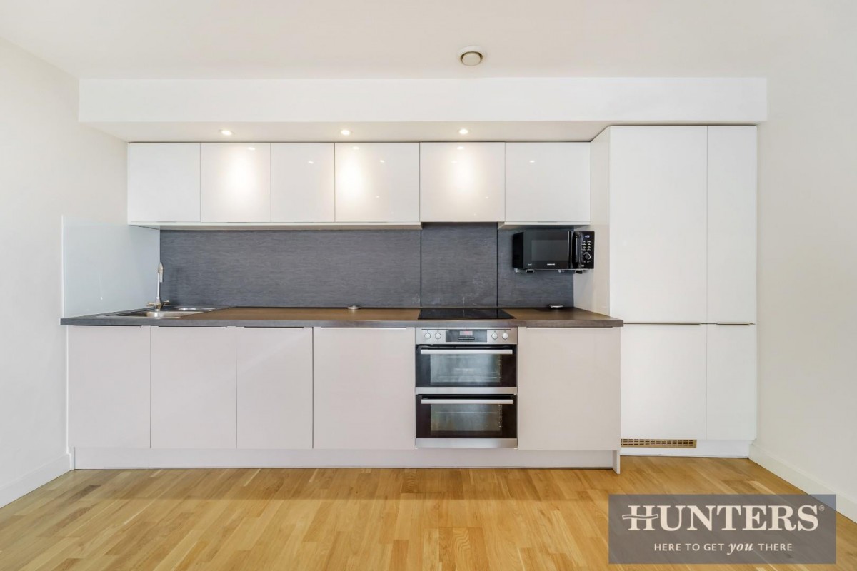 Baltic Avenue, Brentford