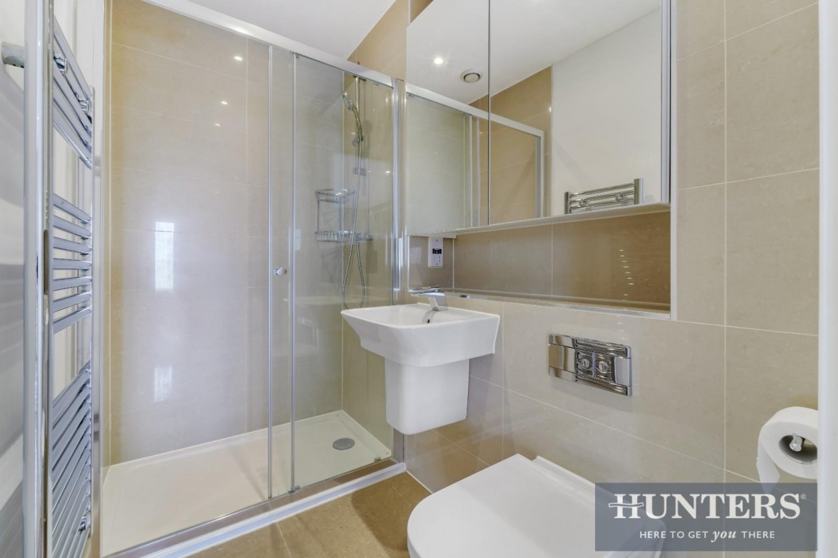 Baltic Avenue, Brentford