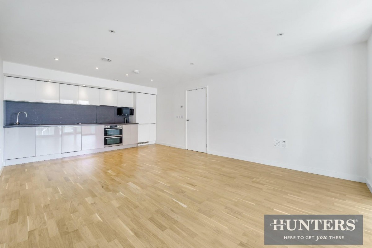 Baltic Avenue, Brentford