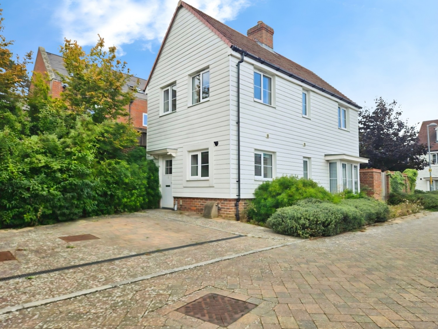 Frederick Benson Mews, Repton Park