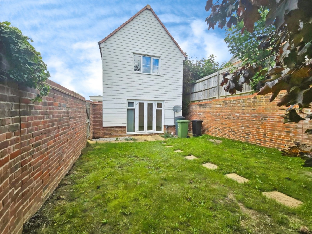 Frederick Benson Mews, Repton Park