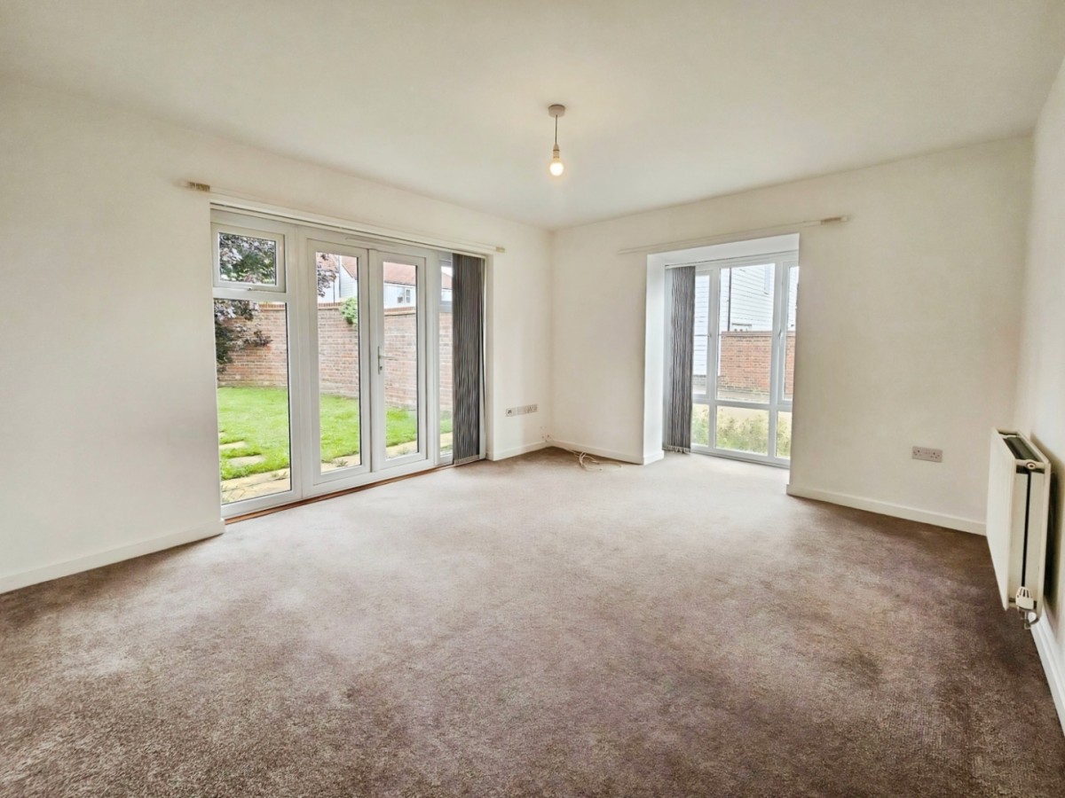 Frederick Benson Mews, Repton Park