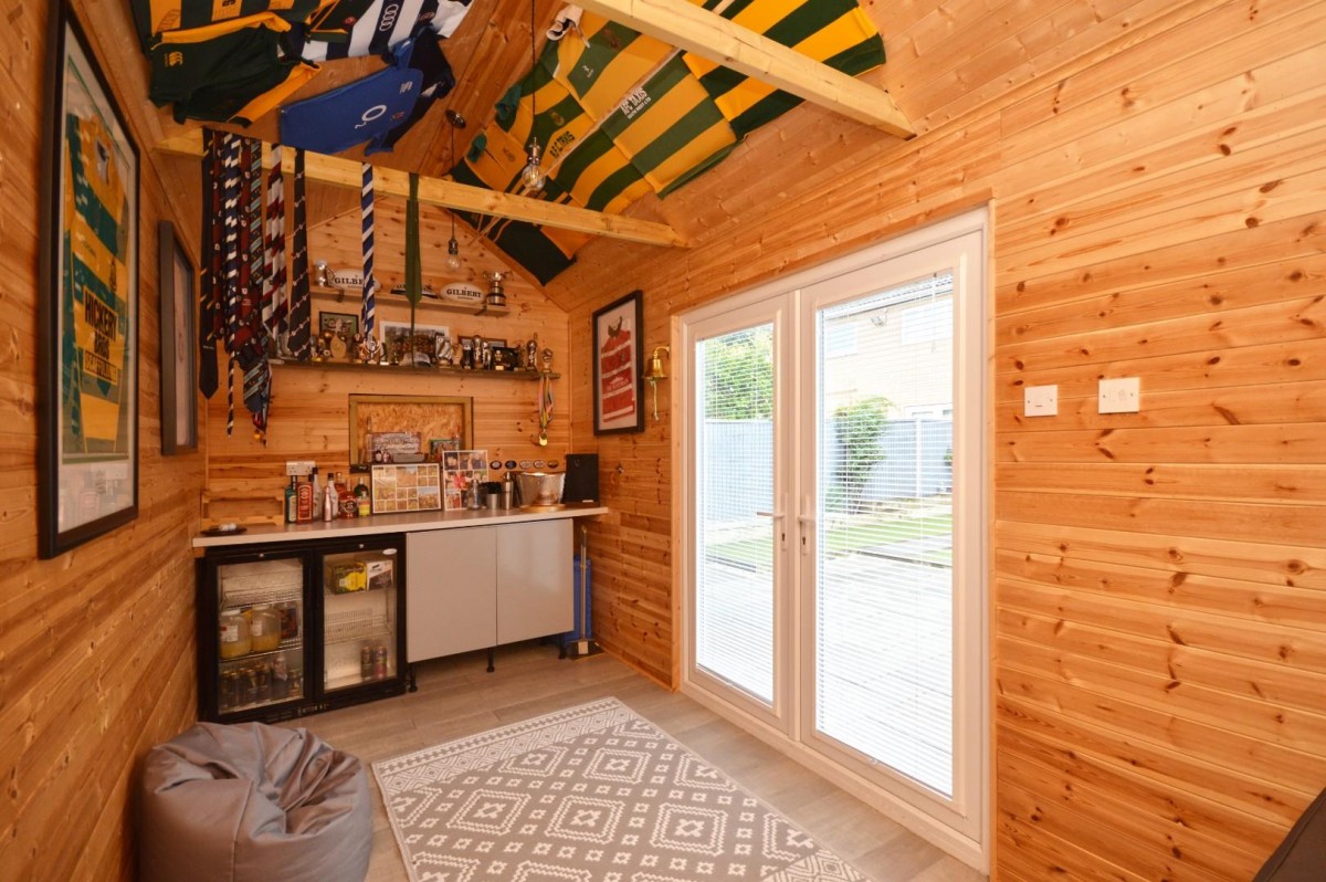 Hollisters Drive, Bristol